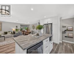 37 RENNY CRESCENT - 13