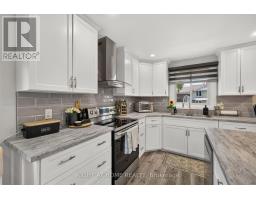 37 RENNY CRESCENT - 15