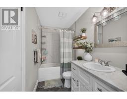 37 RENNY CRESCENT - 18