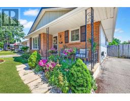 37 RENNY CRESCENT - 3