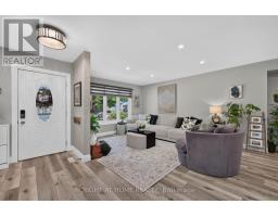 37 RENNY CRESCENT - 6
