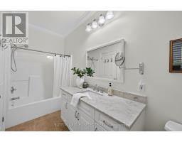104 - 25 BECHER STREET - 21