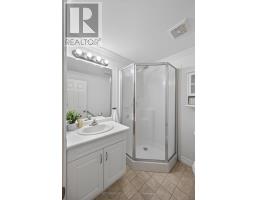 104 - 25 BECHER STREET - 31