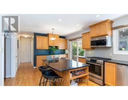 295 TWEEDSMUIR AVENUE - 20