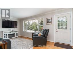 295 TWEEDSMUIR AVENUE - 3