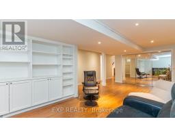 295 TWEEDSMUIR AVENUE - 31
