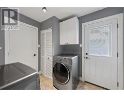12 BANTING CRESCENT - 11