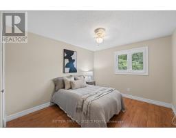 12 BANTING CRESCENT - 17