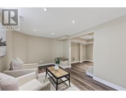 12 BANTING CRESCENT - 22