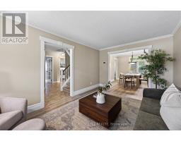 12 BANTING CRESCENT - 3