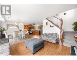 2 FENWICK COURT - 18