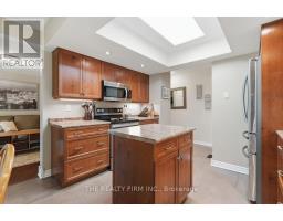 905 DALHOUSIE DRIVE - 16