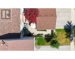 905 DALHOUSIE DRIVE - 4