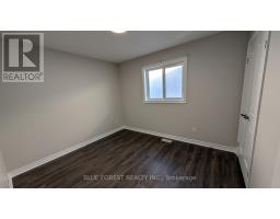 904 FRONTENAC CRESCENT - 22