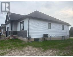 63 REBECCA DRIVE - 38