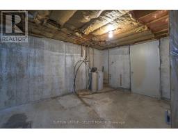 850 COMMISSIONERS ROAD W - 37