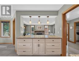 47 ROBINSON LANE - 12