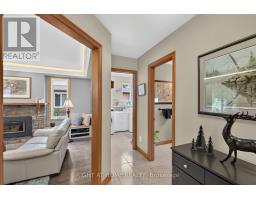 47 ROBINSON LANE - 17