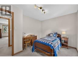 47 ROBINSON LANE - 24