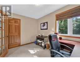 47 ROBINSON LANE - 27