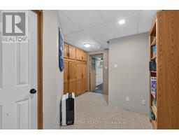 47 ROBINSON LANE - 29