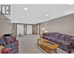 47 ROBINSON LANE - 31