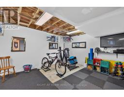 47 ROBINSON LANE - 32