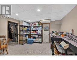 47 ROBINSON LANE - 33