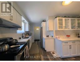 82 LACEY CRESCENT - 12
