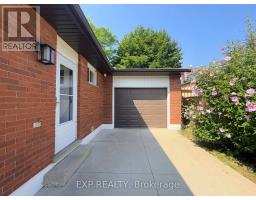 82 LACEY CRESCENT - 17