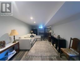 82 LACEY CRESCENT - 19