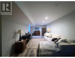 82 LACEY CRESCENT - 20