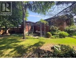 82 LACEY CRESCENT - 24