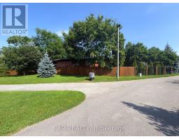 82 LACEY CRESCENT - 25