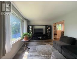 82 LACEY CRESCENT - 7
