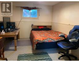9 LAKEVIEW CIRCLE - 23