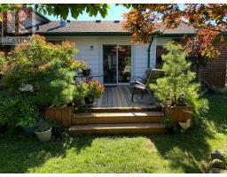 9 LAKEVIEW CIRCLE - 25