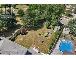 1077 MAHOGANY CRESCENT - 38