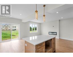 245 MCTAVISH STREET - 9