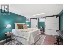 916 OXFORD STREET W - 27