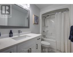 95 OPTIMIST DRIVE - 32
