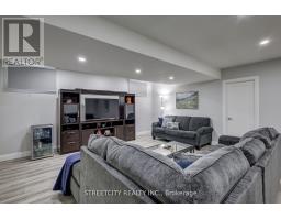 95 OPTIMIST DRIVE - 35