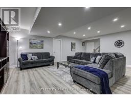 95 OPTIMIST DRIVE - 37