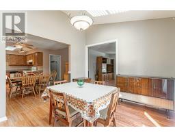 62 EDWIN CRESCENT - 12