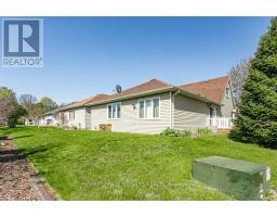 62 EDWIN CRESCENT - 32