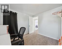 34 WAXWING CRESCENT - 17