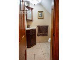 218 WOODSTOCK STREET N - 22