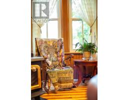 218 WOODSTOCK STREET N - 25
