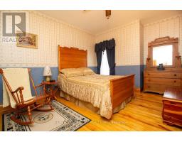 218 WOODSTOCK STREET N - 33
