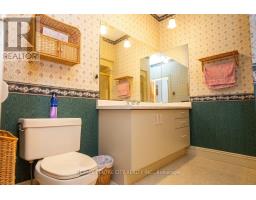 218 WOODSTOCK STREET N - 36